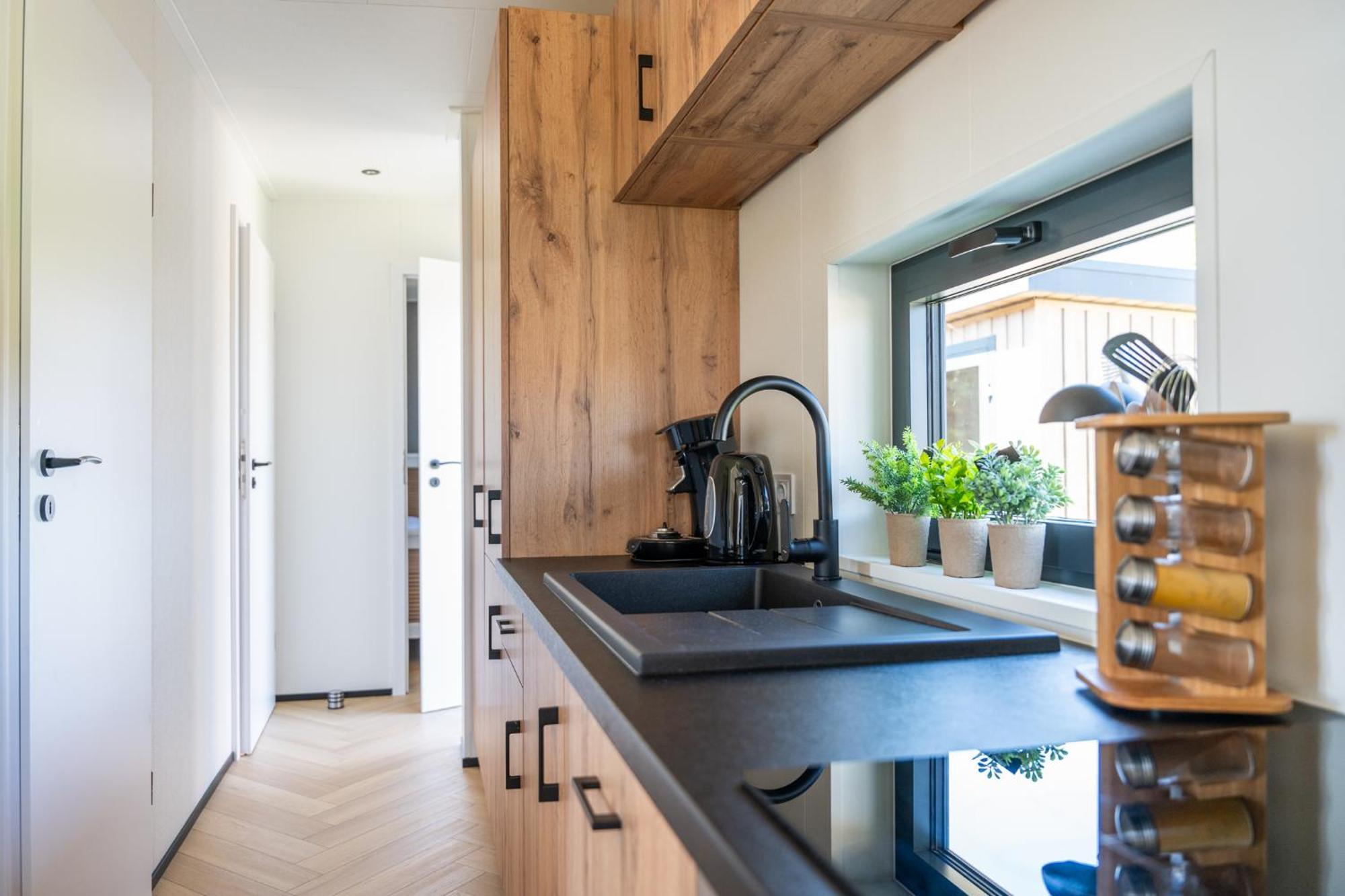 Chalet Luxe 4 Pers Op Minicamping In Waarde
