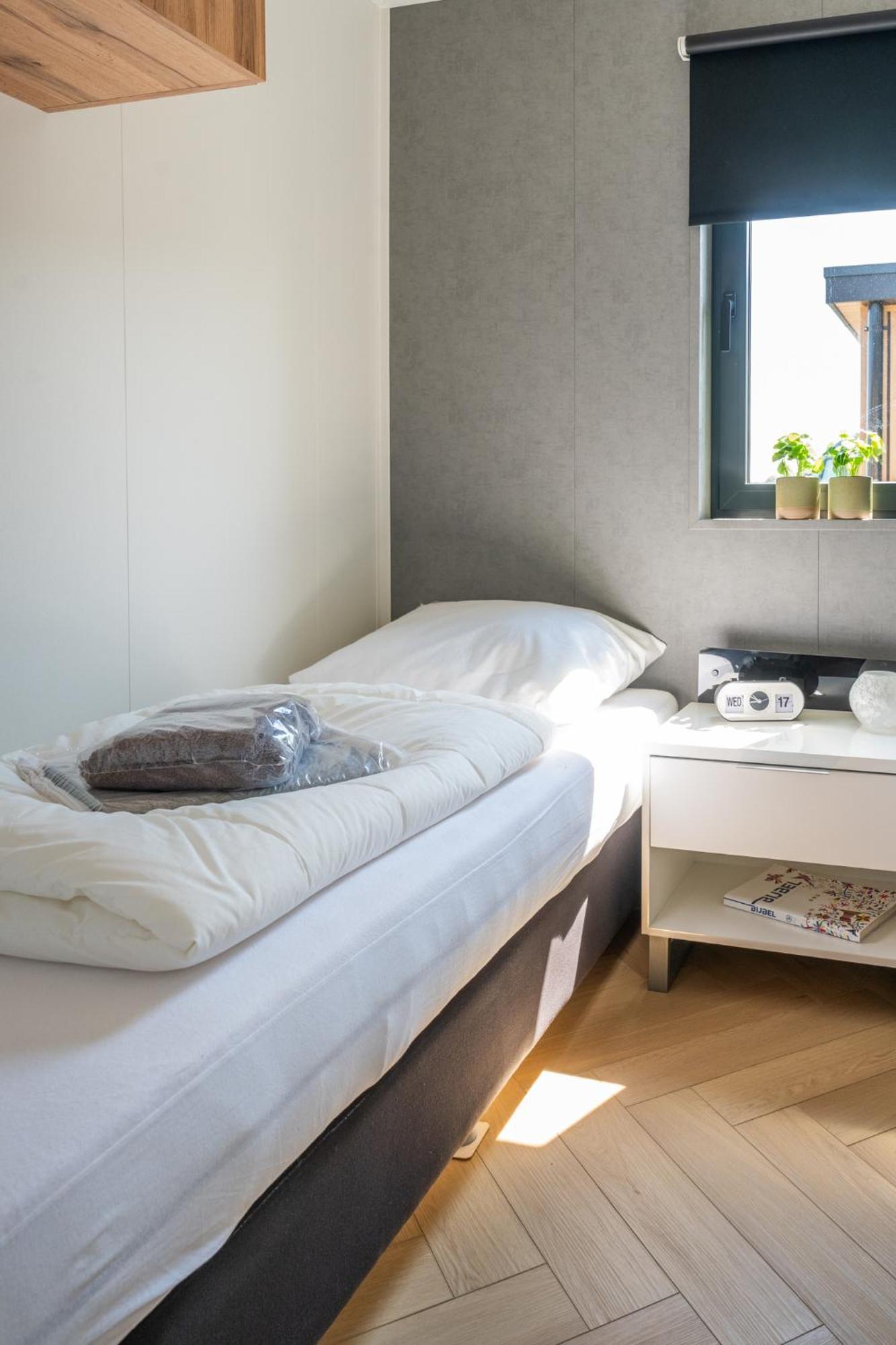 Luxe 4 Pers Op Minicamping In Chalet *